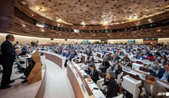 Tổng giám đốc Tổ chức Y tế Thế giới Tedros Adhanom Ghebreyesus trình bày báo cáo của mình trước các đại biểu trong Đại hội đồng Y tế Thế giới tại Geneva vào ngày 19/5. Ảnh: AFP.