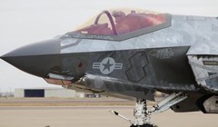 Chương trình chiến đấu cơ F-35 của Mỹ đang gặp một số vấn đề liên quan tới radar và ngân sách. Ảnh: MW.