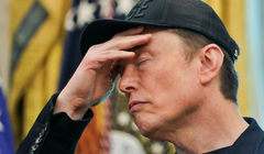 Ông Musk đã mất cả thảy 583 vệ tinh do bị rơi tính đến năm 2024. Ảnh: Reuters.