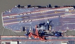 Những vết sơn mới được nhìn thấy trên sàn của tàu sân bay. Ảnh: Handout.