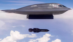Máy bay ném bom tàng hình B-2 Spirit ném bom xuyên phá boong-ke trong một cuộc thử nghiệm. Ảnh: Getty.