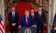 Tổng thống Mỹ Donald Trump có bài phát biểu trước toàn quốc tại Nhà Trắng. Ảnh: Reuters.