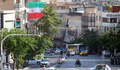 Người dân Iran phải đối mặt với tình trạng hạn chế truy cập Internet trong tháng này khi chính phủ của họ tìm cách ngăn chặn các cuộc tấn công mạng. Ảnh: WSJ.