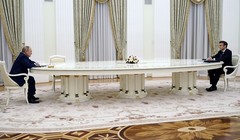 Tổng thống Nga Vladimir Putin và Tổng thống Pháp Emmanuel Macron đã có cuộc điện đàm đầu tiên sau 3 năm. Ảnh: Sputnik.