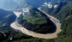 Sông Yarlung Zangbo ở Tây Tạng, nơi con đập mới sẽ được xây dựng. Ảnh: Getty.