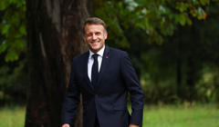 Tổng thống Pháp Emmanuel Macron đến dự hội đàm song phương với Thủ tướng Đức Friedrich Merz tại Villa Borsig ở Berlin, Đức ngày 23/7. Ảnh: Reuters.