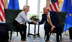 Tổng thống Mỹ Donald Trump và Chủ tịch Ủy ban Châu Âu Ursula von der Leyen tại Turnberry, Scotland, ngày 27/7. Ảnh: Reuters.