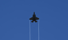 Lockheed Martin, nhà sản xuất máy bay F-35, đã hoan nghênh khoản đầu tư của Lầu Năm Góc vào nguồn cung nam châm không đến từ Trung Quốc. Ảnh: WSJ.