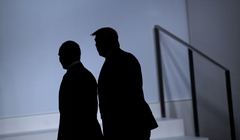 Tổng thống Nga Vladimir Putin và Tổng thống Mỹ Donald Trump chụp ảnh chung tại Hội nghị thượng đỉnh G20 ở Osaka, Nhật Bản năm 2019. Ảnh: AFP.