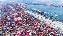 Các container được nhìn thấy tại cảng Thanh Đảo, tỉnh Sơn Đông, miền Đông Trung Quốc vào ngày 4/8. Ảnh: Getty.