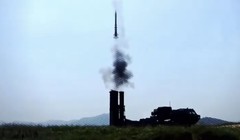 Vụ phóng tên lửa đất đối không từ hệ thống Pyongae-6 của Triều Tiên. Ảnh: MW.