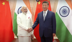 Thủ tướng Ấn Độ Narendra Modi có cuộc gặp song phương với Chủ tịch Trung Quốc Tập Cận Bình tại Thiên Tân, Trung Quốc vào ngày 31/8. Ảnh: RT.