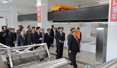 Nhà lãnh đạo Triều Tiên Kim Jong-un tham dự lễ khánh thành Nông trại ngoài khơi Quận Ragwon, Triều Tiên, trong bức ảnh do Thông tấn xã Trung ương Triều Tiên công bố ngày 31/8. Ảnh: KCNA.