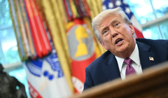 Tổng thống Mỹ Donald Trump phát biểu với các phóng viên tại Phòng Bầu dục của Nhà Trắng trong hôm 5/9. Ảnh: aFP.