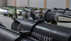 Tên lửa KN-24 tại nhà máy tên lửa mới của Triều Tiên. Ảnh: MW.