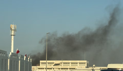 Khói bốc lên sau nhiều vụ nổ ở Doha, Qatar, ngày 9/9. Ảnh: Reuters.