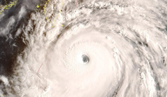 Bản đồ mây từ vệ tinh Fengyun-4 cho thấy siêu bão Ragasa, dự kiến ​​sẽ đổ bộ vào Trung Quốc trong hôm 24/9. Ảnh: SCMP.