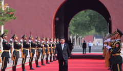 Nhà lãnh đạo Triều Tiên Kim Jong-un đến dự lễ duyệt binh kỷ niệm 80 năm ngày kết thúc Thế chiến II tại Bắc Kinh, Trung Quốc, ngày 3/9. Ảnh: KCNA.