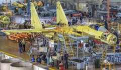 Hoạt động sản xuất Su-35 tại Nhà máy máy bay Komsomolsk ở Amur. Ảnh: MW.