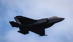 Chiến đấu cơ F-35 của Mỹ bay trong cuộc tập trận quân sự của Ba Lan và các nước đồng minh NATO tại Orzysz, tây bắc Ba Lan vào ngày 17/9. Ảnh: AFP.