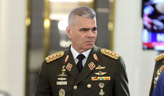 Bộ trưởng Quốc phòng Venezuela Vladimir Padrino tham dự một cuộc họp báo vào ngày 1/9, tại Caracas, Venezuela. Ảnh: Getty.