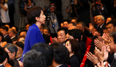 Lãnh đạo đảng Dân chủ Tự do (LDP) mới đắc cử Sanae Takaichi nhận được tràng pháo tay sau khi giành chiến thắng trong cuộc bầu cử lãnh đạo LDP tại Tokyo, Nhật Bản ngày 4/10. Ảnh: Reuters.