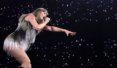 Taylor Swift biểu diễn trên sân khấu trong chuyến lưu diễn "Taylor Swift | The Eras Tour" tại BC Place vào ngày 6/12/2024 tại Vancouver, British Columbia, Canada. Ảnh: Getty.