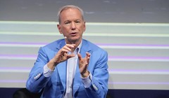 Cựu CEO của Google, ông Eric Schmidt, đã phát biểu tại Hội nghị thượng đỉnh Sifted vào thứ tư ngày 8/10. Ảnh: Bloomberg.