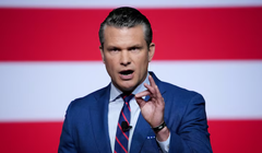 Bộ trưởng Quốc phòng Mỹ Pete Hegseth phát biểu với các nhà lãnh đạo quân sự cấp cao tại Căn cứ Thủy quân Lục chiến Quantico ở Quantico, Virginia, Mỹ ngày 30/9. Ảnh: Reuters.