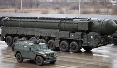 Tên lửa đạn đạo liên lục địa mang đầu đạn hạt nhân RS-24 Yars của Nga. Ảnh: MW.