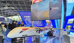 Mô hình thu nhỏ của máy bay chở hàng không người lái hạng nặng Ibis Shadow 60. Ảnh: Defense Blog.