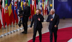 Tổng thống Ukraine Volodymyr Zelensky và Chủ tịch Hội đồng Châu Âu Antonio Costa đến dự hội nghị thượng đỉnh các nhà lãnh đạo Liên minh Châu Âu tại Brussels, Bỉ, ngày 23/10. Ảnh: Reuters.