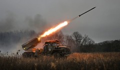 Các bệ phóng tên lửa đa nòng Grad của nhóm Zapad đang hoạt động theo hướng Krasny Liman. Ảnh: Sputnik.