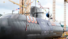 Tàu ngầm tấn công Jang Yeong-sil mới được Hàn Quốc hạ thủy. Ảnh: IE.