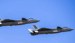 Một lớp phủ mới được phát triển tại Trung Quốc có khả năng thu hẹp khoảng cách công nghệ đối với máy bay tàng hình Mỹ. Ảnh: Xinhua.