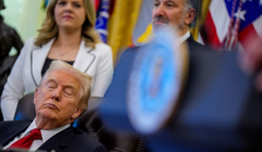 Tổng thống Mỹ Donald Trump xuất hiện tại một sự kiện về việc hạ giá thuốc tại Phòng Bầu dục ở Nhà Trắng vào ngày 6/11. Ảnh: Getty.