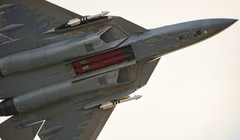 Su-57 với tên lửa chống bức xạ Kh-58UShKE trong khoang bên trong. Ảnh: MW.