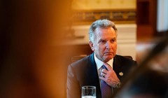 Steve Witkoff, đặc phái viên Mỹ tại Trung Đông, trong bữa tối với Tổng thống Mỹ Donald Trump và Thủ tướng Israel Benjamin Netanyahu tại Nhà Trắng ngày 7/7. Ảnh: Bloomberg.