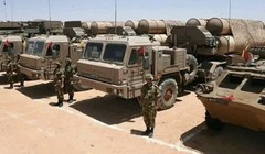 Phương tiện phóng thuộc hệ thống S-300 của Algeria. Ảnh: MW.