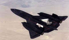 Một chiếc SR-71 của NASA đã hoàn thành thành công chuyến bay đầu tiên vào ngày 31/10/1997 trong khuôn khổ Thí nghiệm SR-71 Linear Aerospike (LASRE) của NASA/Rocketdyne/Lockheed Martin. Ảnh: IE.