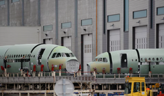 Các phần thân máy bay của dòng máy bay Airbus A320 được nhìn thấy tại cơ sở Airbus ở Montoir-de-Bretagne gần Saint-Nazaire, Pháp, ngày 1/7/2020. Ảnh: Reuters.