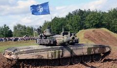 Một chiếc xe tăng T-72M4CZ của Séc. Ảnh: EP.