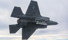 Chuyến bay đầu tiên của F-35B với tên lửa không đối không Meteor. Ảnh: MW.