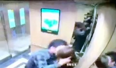 Hình ảnh người đàn ông sàm sỡ bị camera ghi lại. 