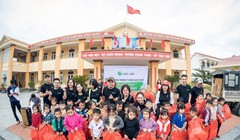 900 phần quà trao tay học sinh vùng lũ Quảng Bình