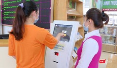 Quầy tra cứu và đăng ký khám bệnh tại Bệnh viện Sản nhi Quảng Ninh.