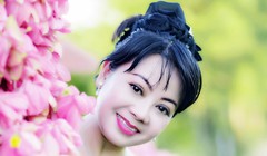 Nhà báo Hoàng Thiên Nga