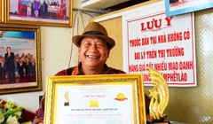 Khăm Phết Lào cười mà đau vì hàng giả lan tràn