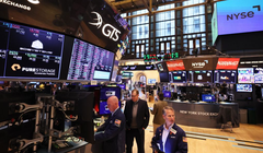 Thị trường chứng khoán Mỹ tăng mạnh trong ngày giao dịch cuối cùng tháng 4/2023 (Ảnh: Getty)