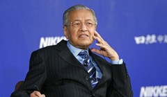 Ông Mahathir Mohamad quyết định ngừng thi công ECRL.